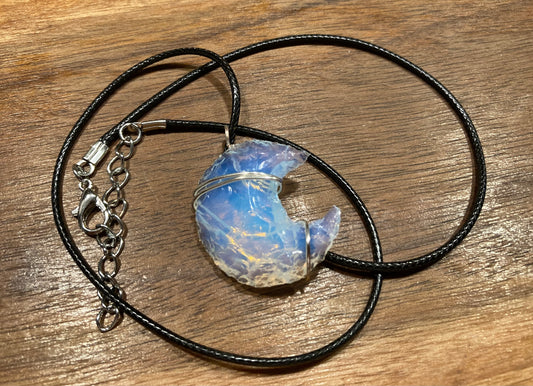 Opalite Crescent 🌙 MooN